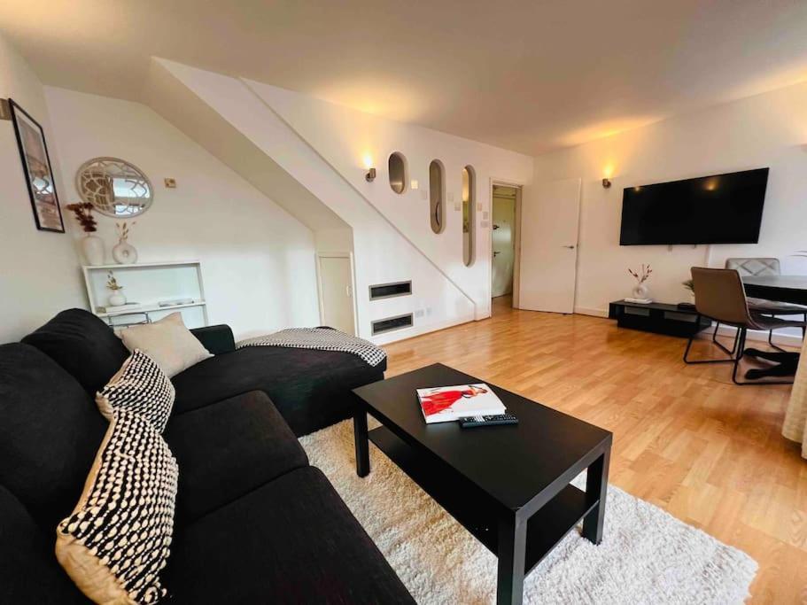 2 Bed Apartment- Central London- Lift & Balcony Zewnętrze zdjęcie