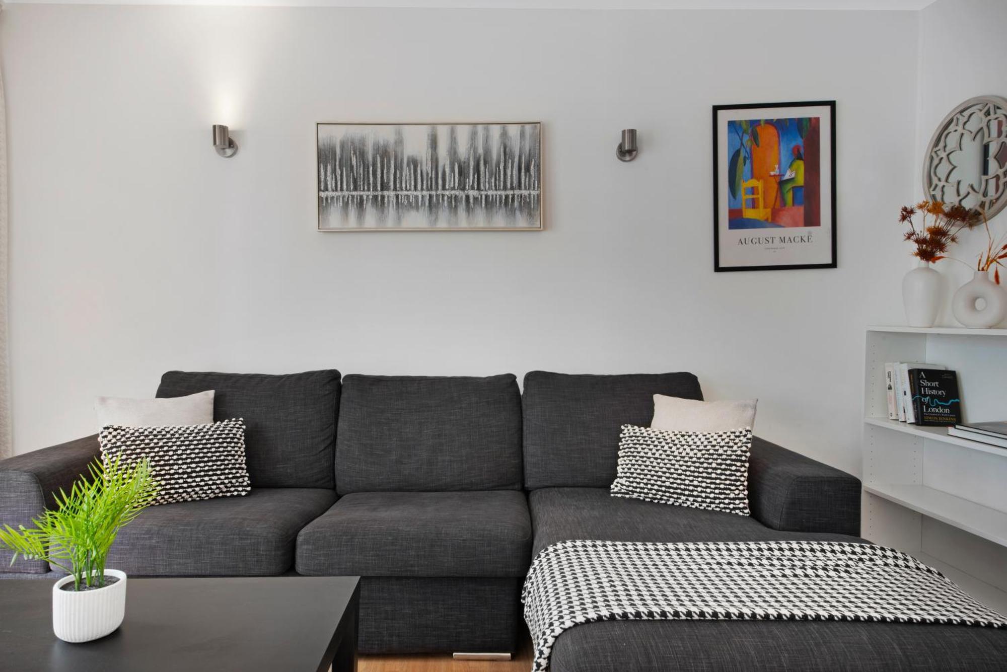 2 Bed Apartment- Central London- Lift & Balcony Zewnętrze zdjęcie