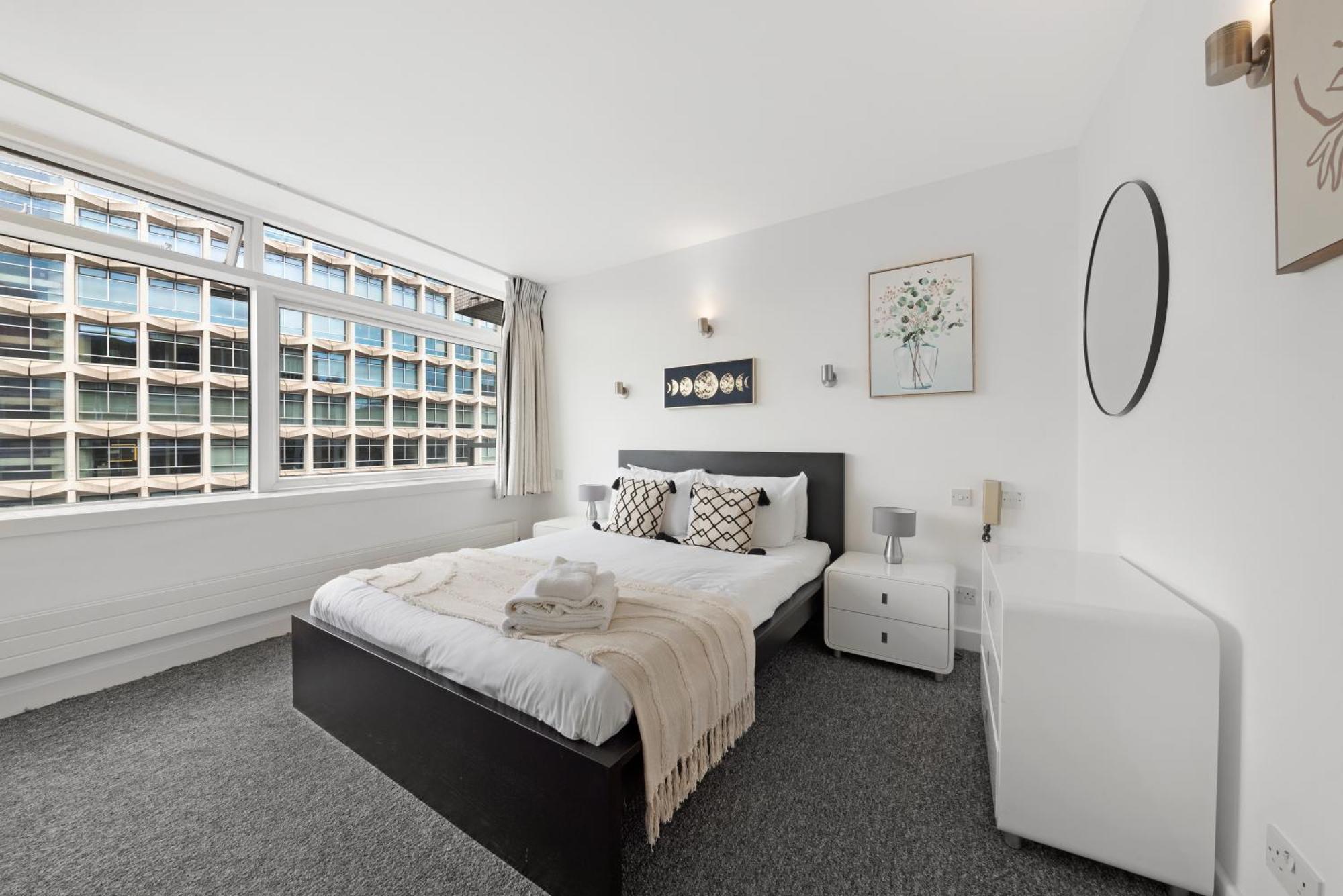 2 Bed Apartment- Central London- Lift & Balcony Zewnętrze zdjęcie